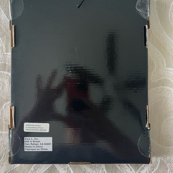 New In Box Pic Frame - Picture 2 of 4